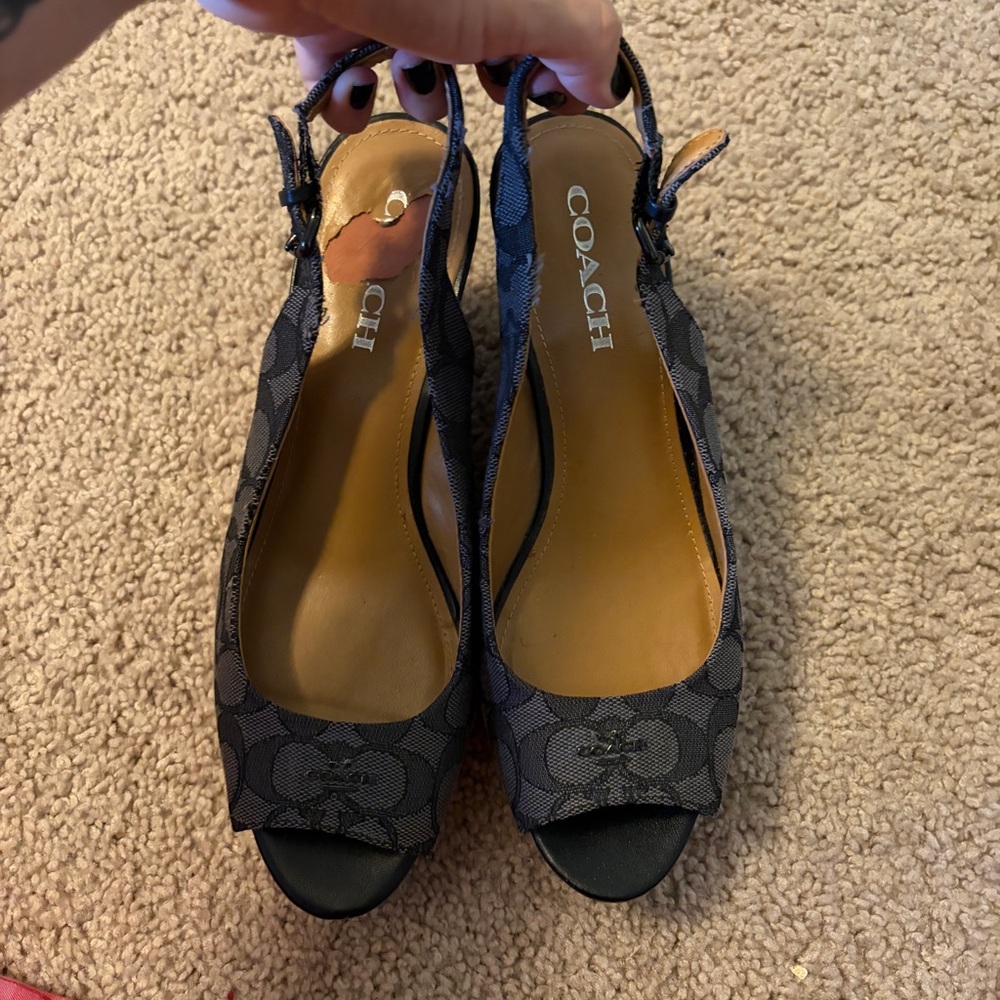 Navy Blue Coach Wedges Summer Spring Logo Print Open Toe Shoe Size 9 damage picd